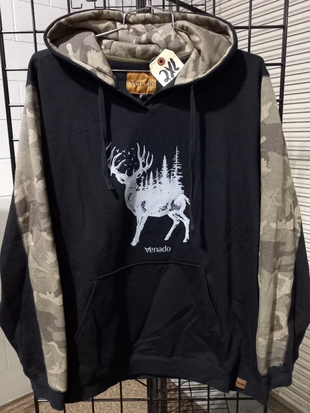 Heavyweight Hoodie V-Neck Opening - Black & Camo | 2XL